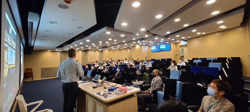 At the kick-off meeting of The Hong Kong Oyster Hatchery and Innovation Research Unit, hatchery and aquaculture experts, and representatives from local oyster industry, government agency and other stakeholders gathered to discuss the sustainability of oyster aquaculture in Hong Kong.